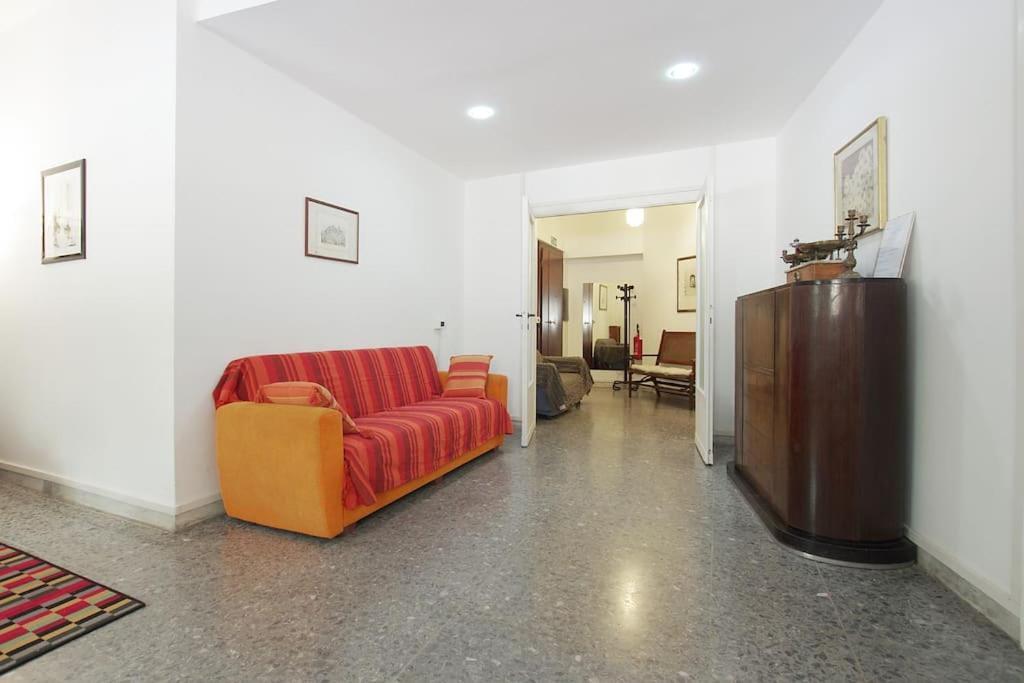 Labriola St Peter's House- Free Parking