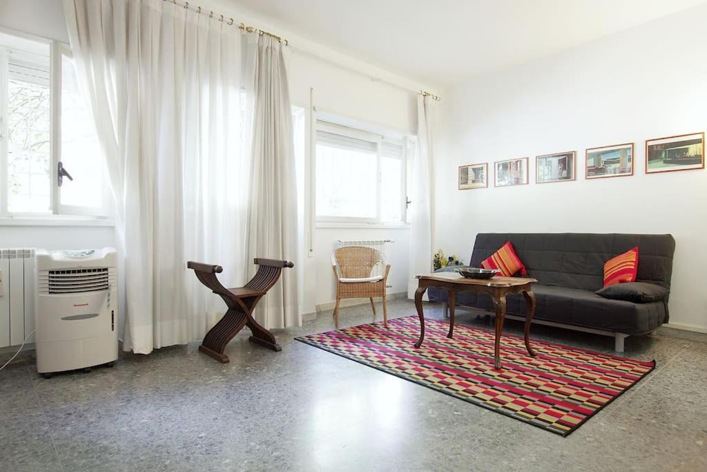 Labriola St Peter's House- Free Parking *