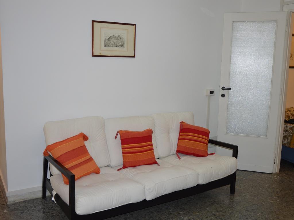 Labriola St Peter's House- Free Parking