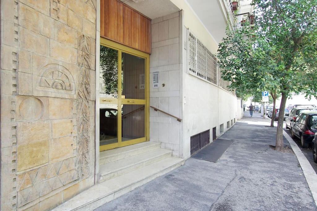 Labriola St Peter's House- Free Parking